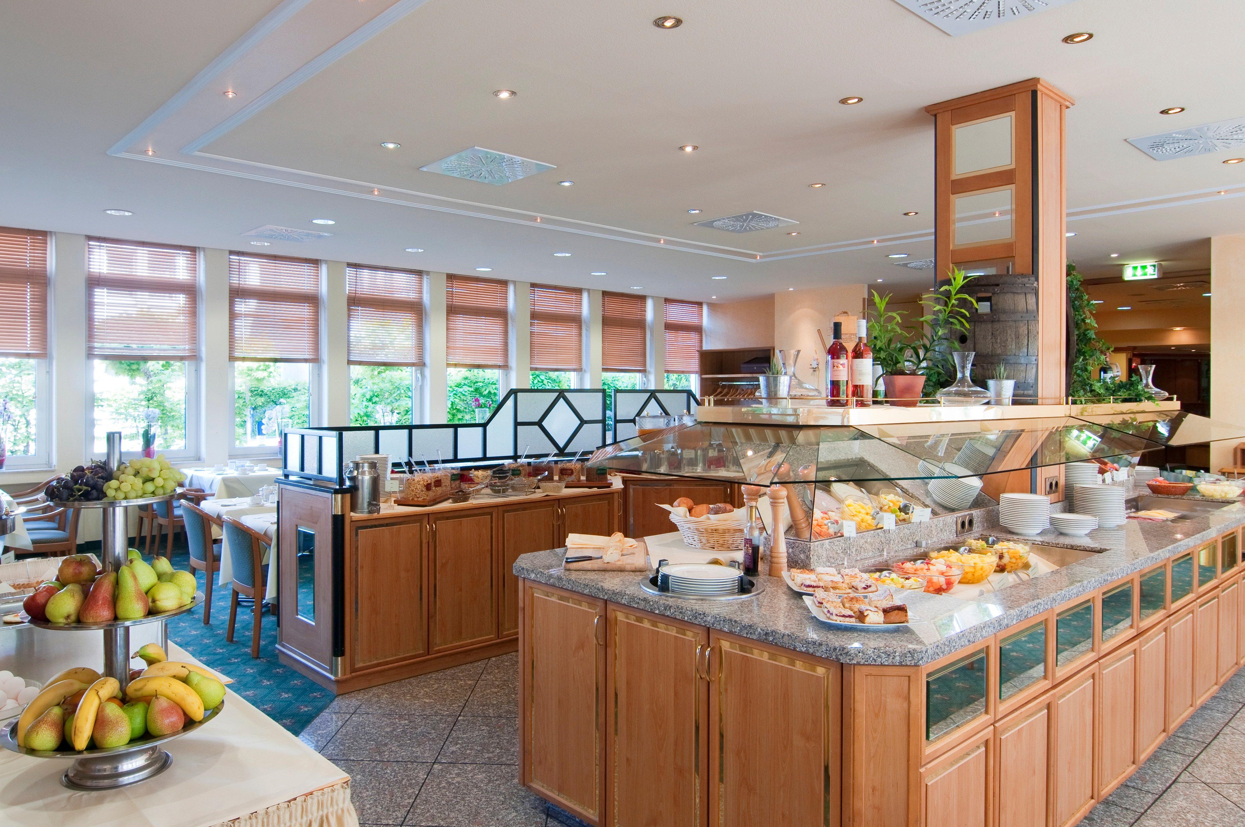 Hotel Frankfurt Airport - By Ihg 4*