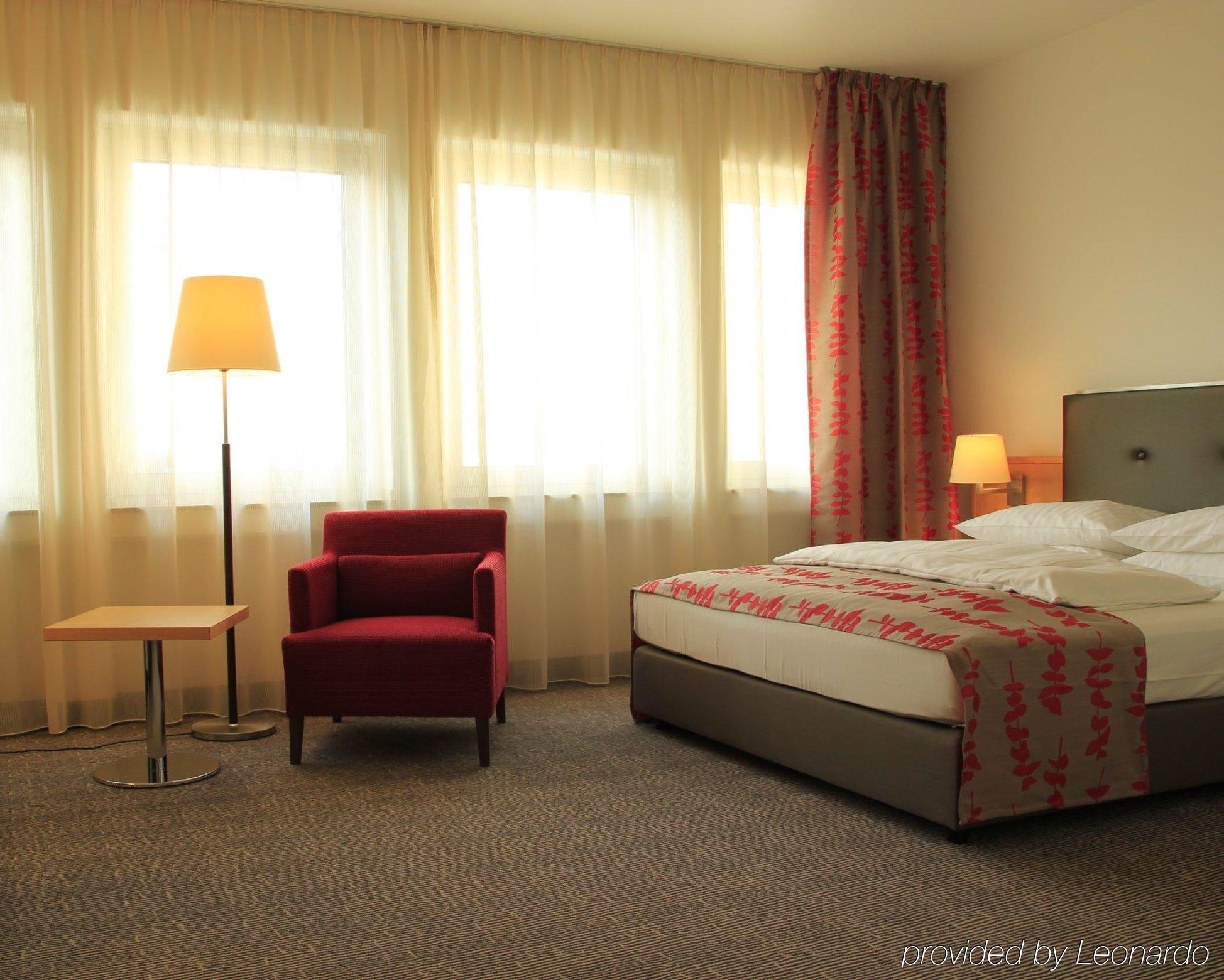 Frankfurt Airport - By Ihg 4* Neu-Isenburg