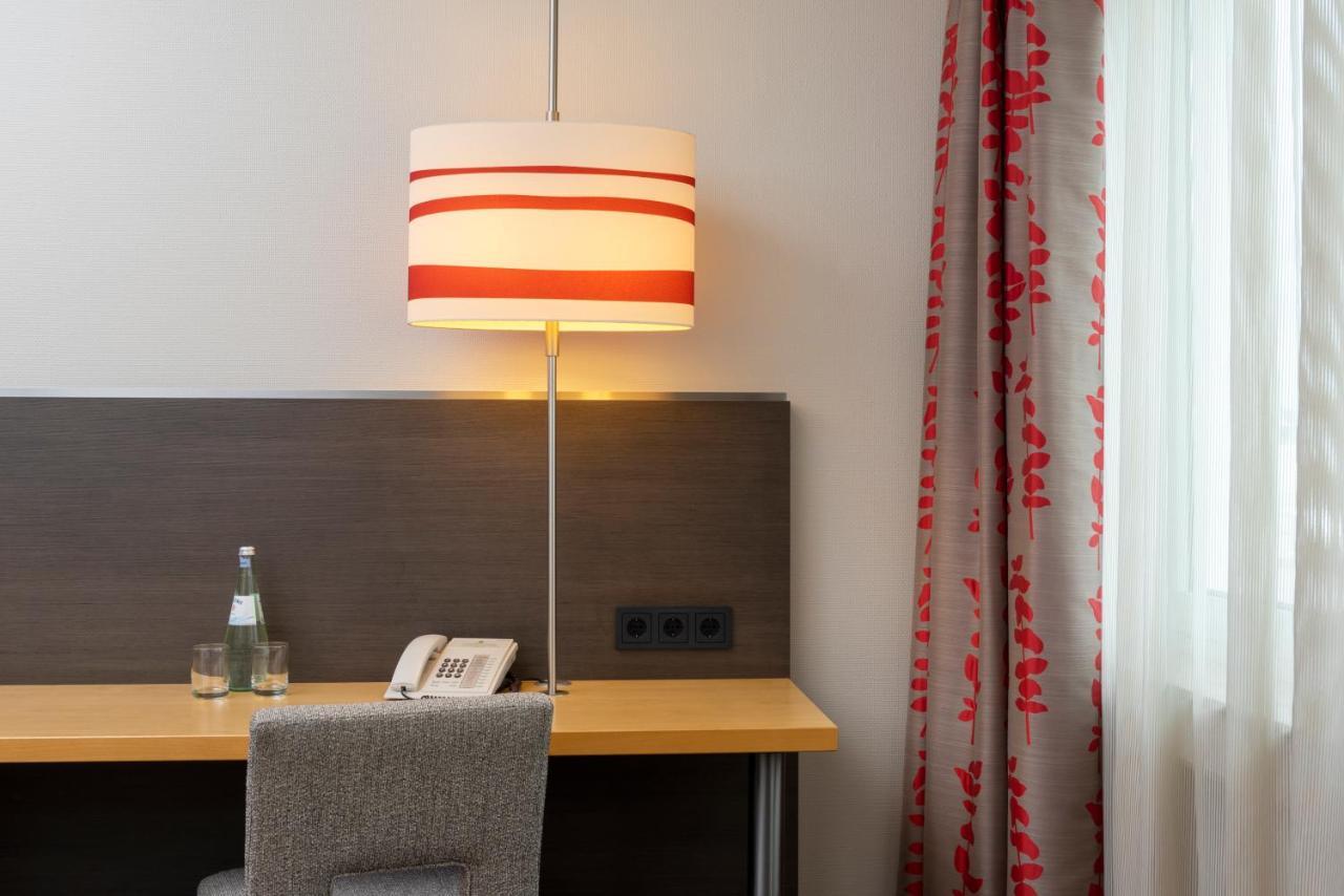 Frankfurt Airport - By Ihg Ной-Изенбург