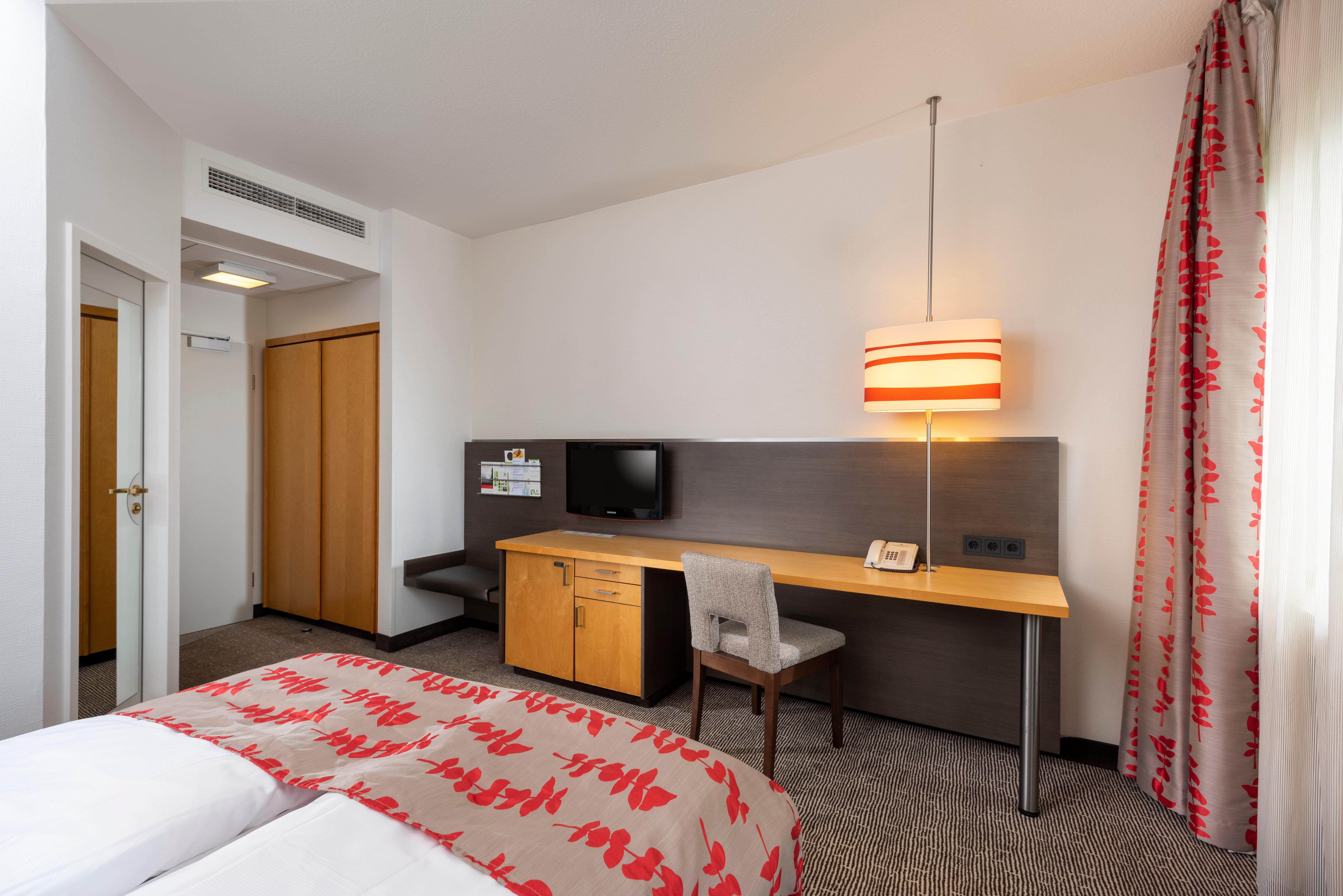 Frankfurt Airport - By Ihg 4*