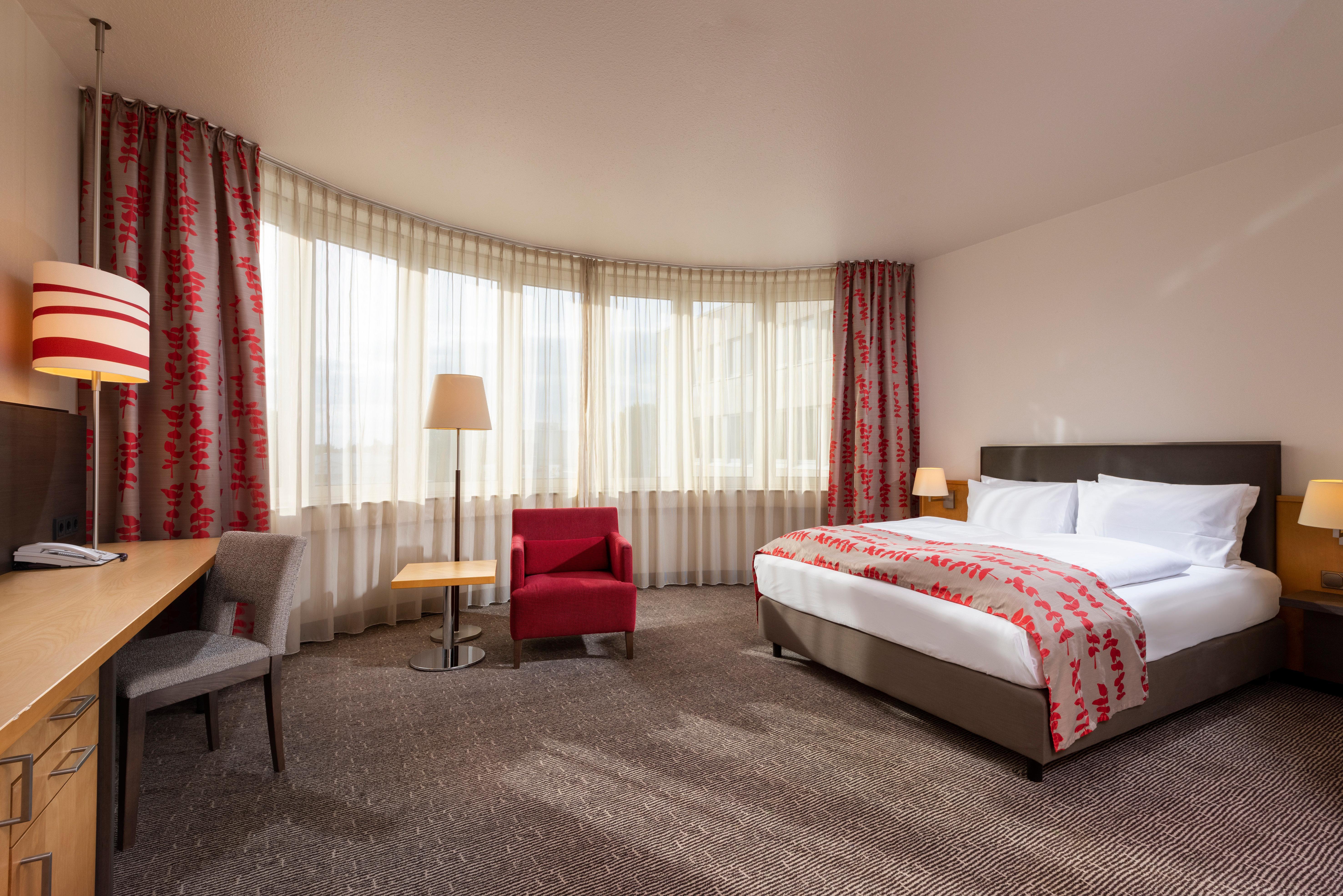 Отель Frankfurt Airport - By Ihg