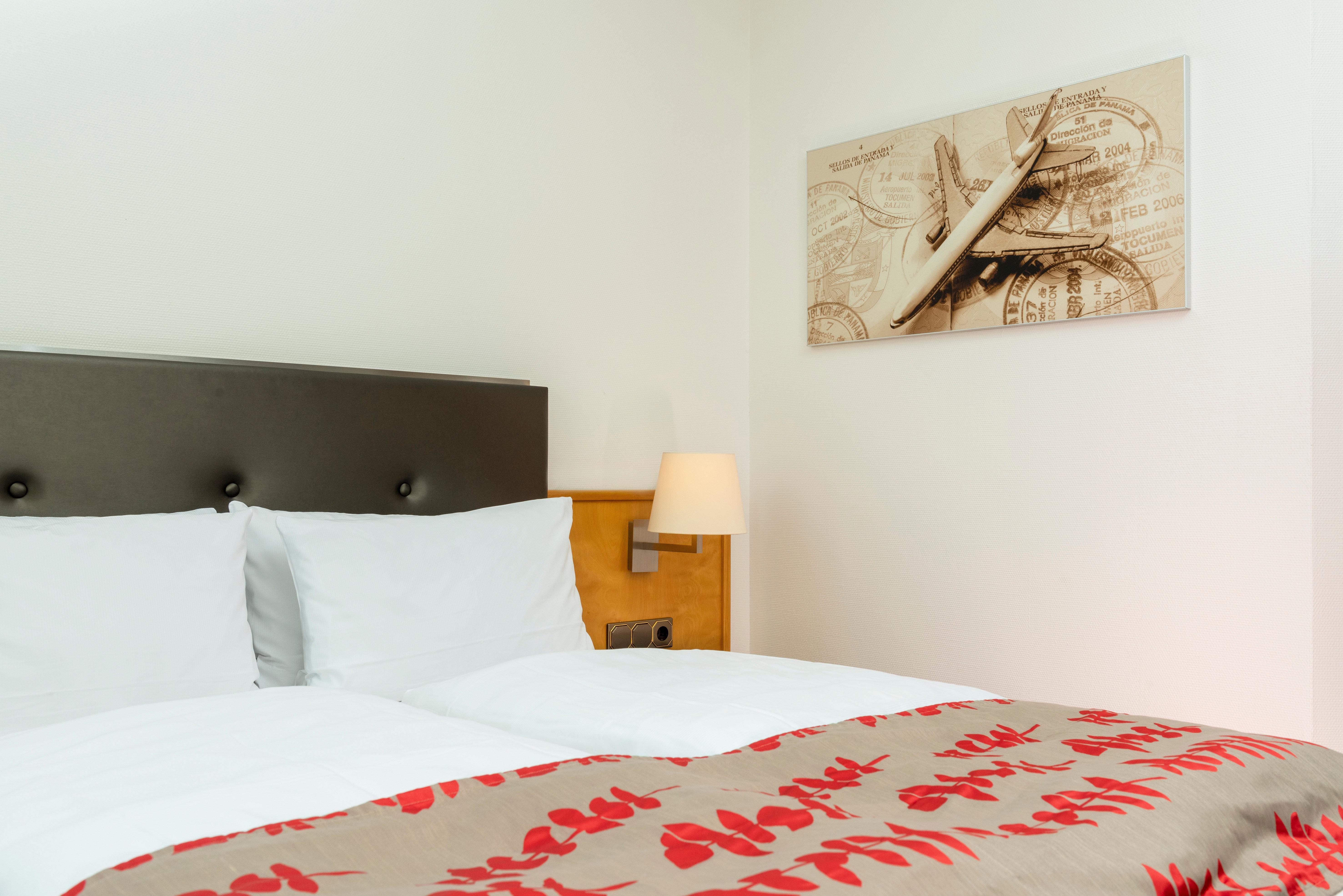 Frankfurt Airport - By Ihg Ной-Изенбург