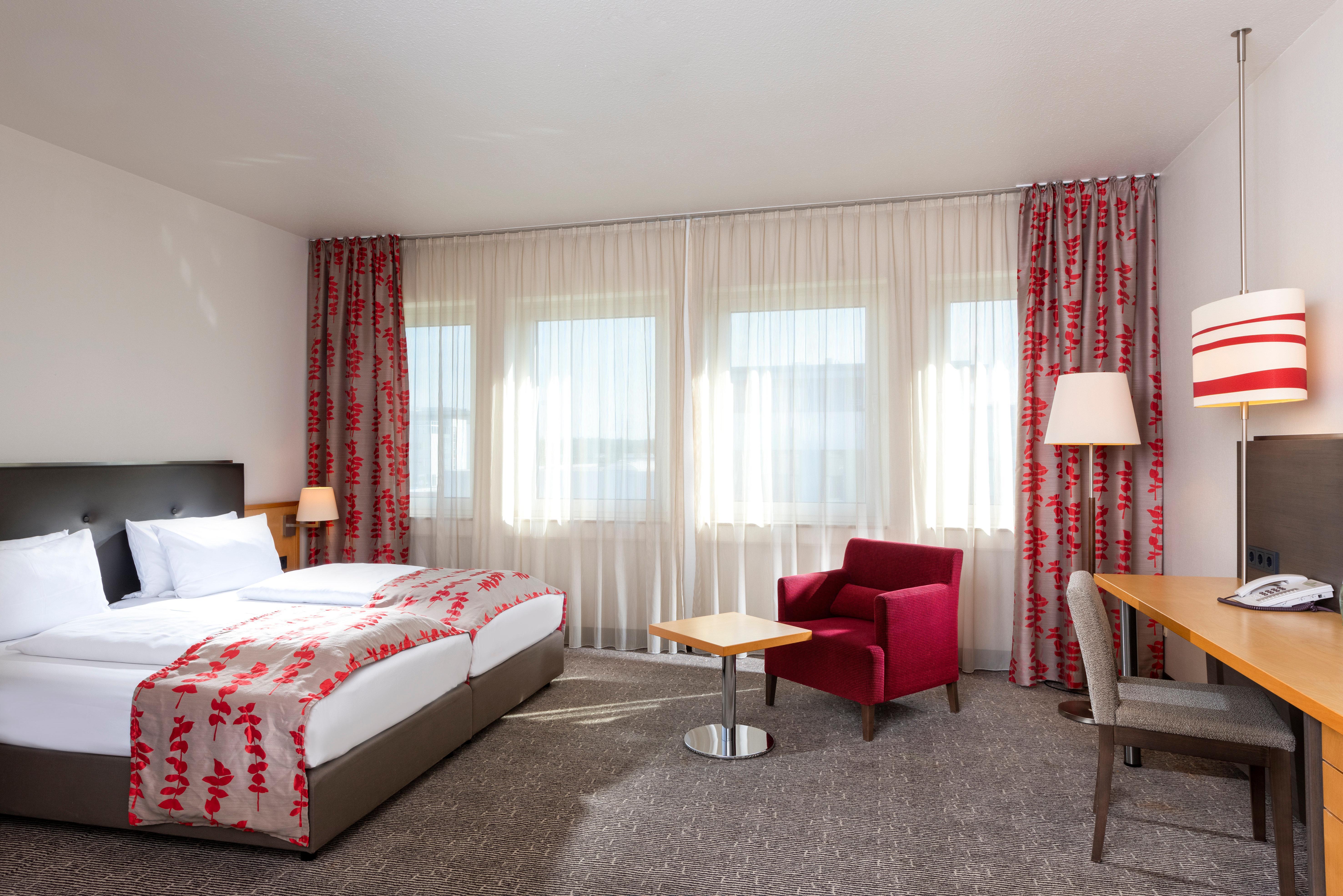 Отель Frankfurt Airport - By Ihg
