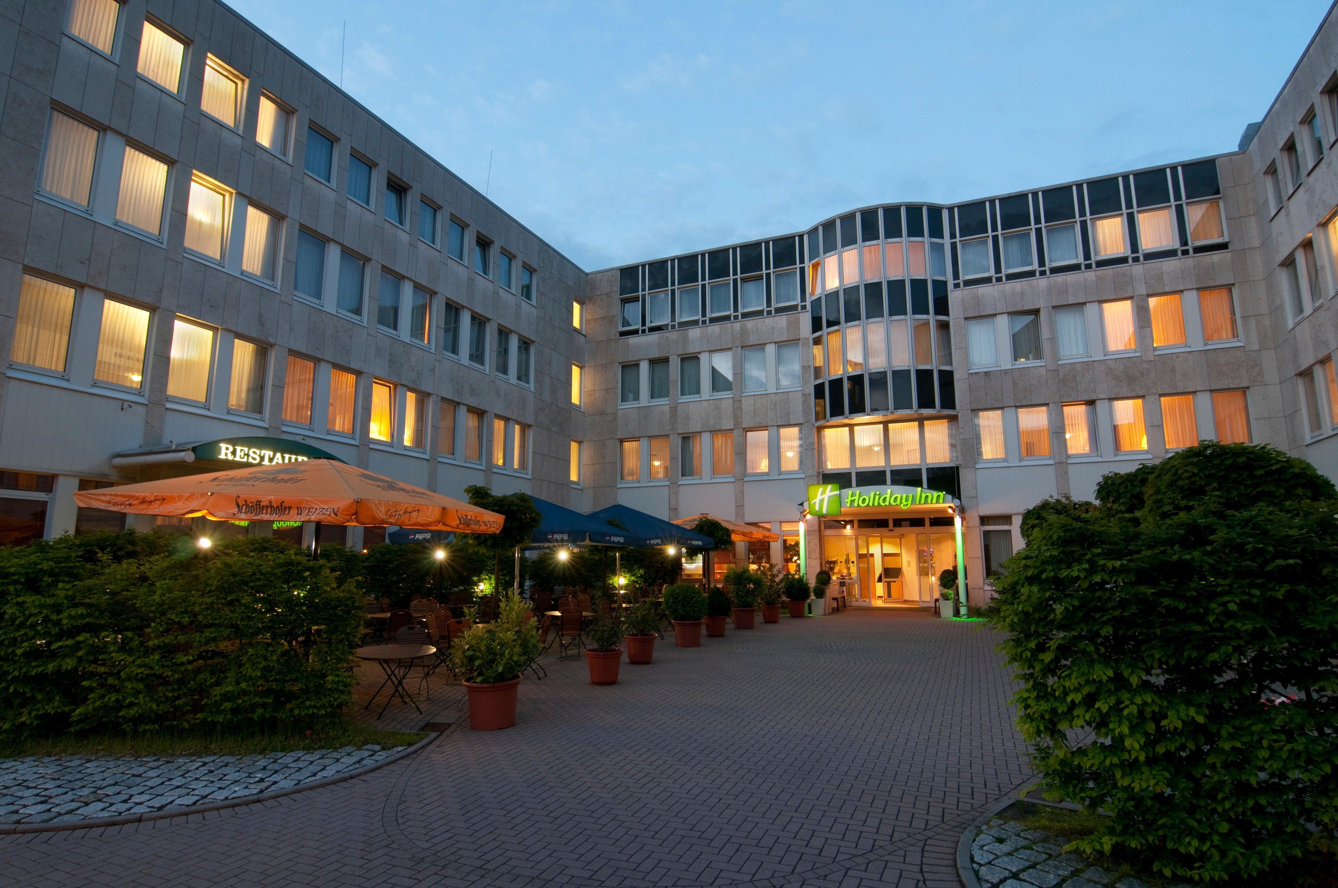 Frankfurt Airport - By Ihg Отель