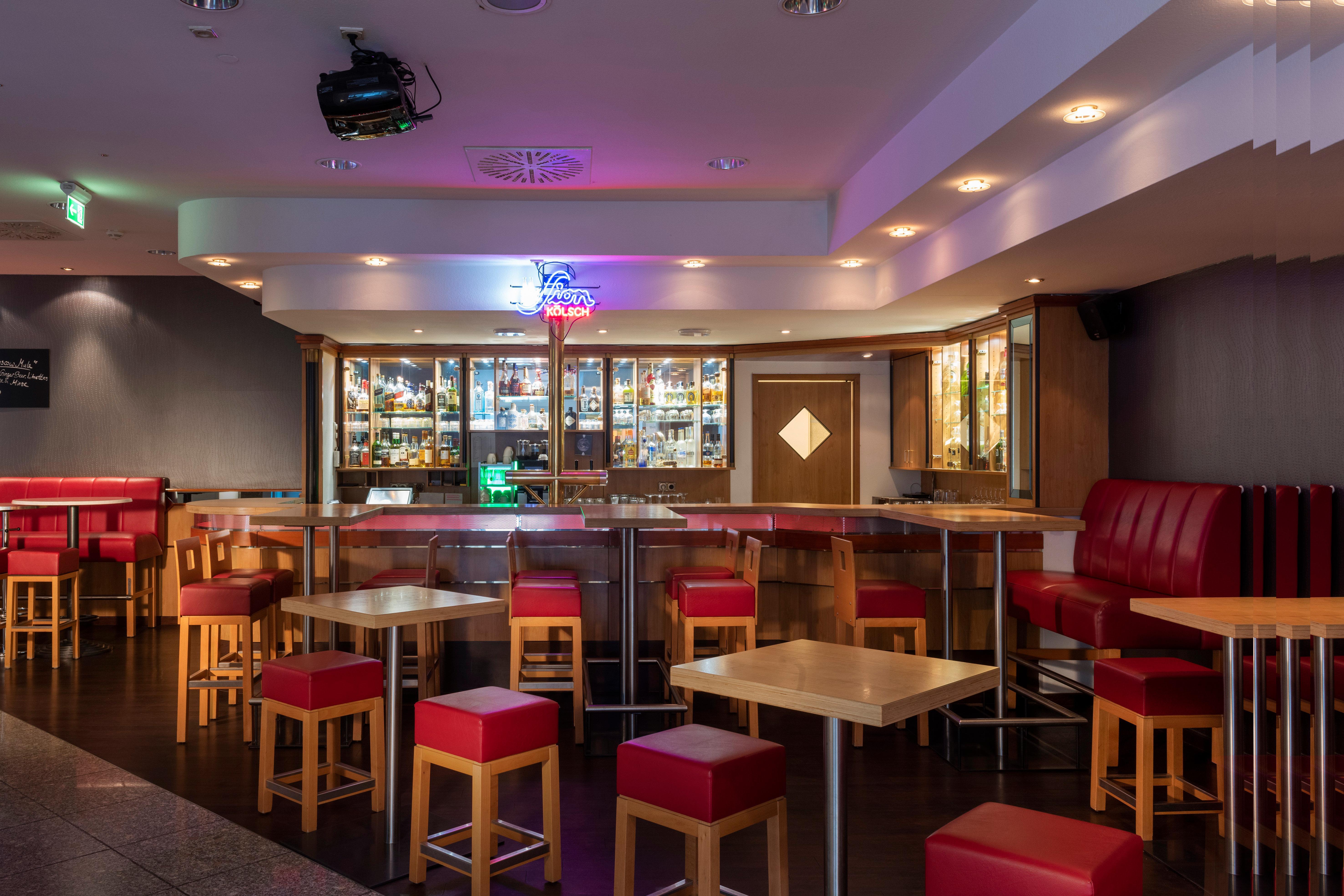 Отель Frankfurt Airport - By Ihg Ной-Изенбург
