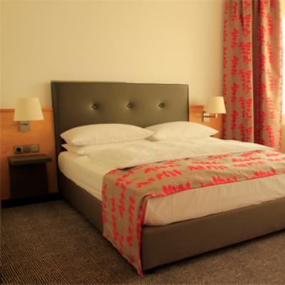 Frankfurt Airport - By Ihg Отель Ной-Изенбург