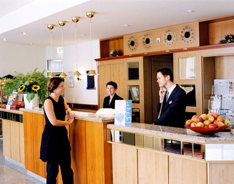 Отель Frankfurt Airport - By Ihg 4*