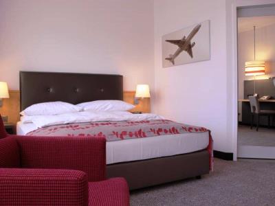 Frankfurt Airport - By Ihg Отель 4*